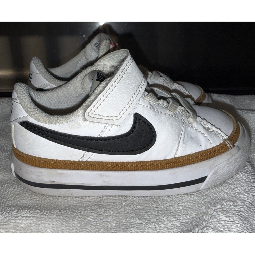 Nike Boy's Court Legacy Sneaker Little Kid DA5381-102 White Size 6C